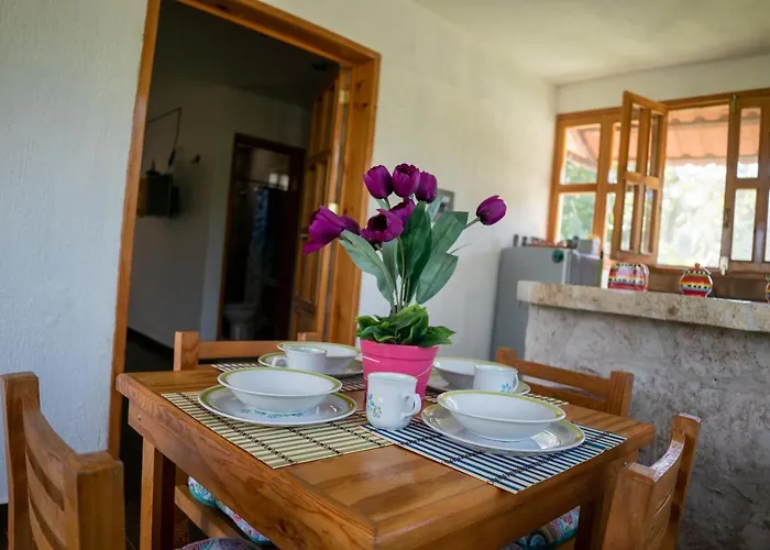 Aldea Isla Sagrada Lodge *